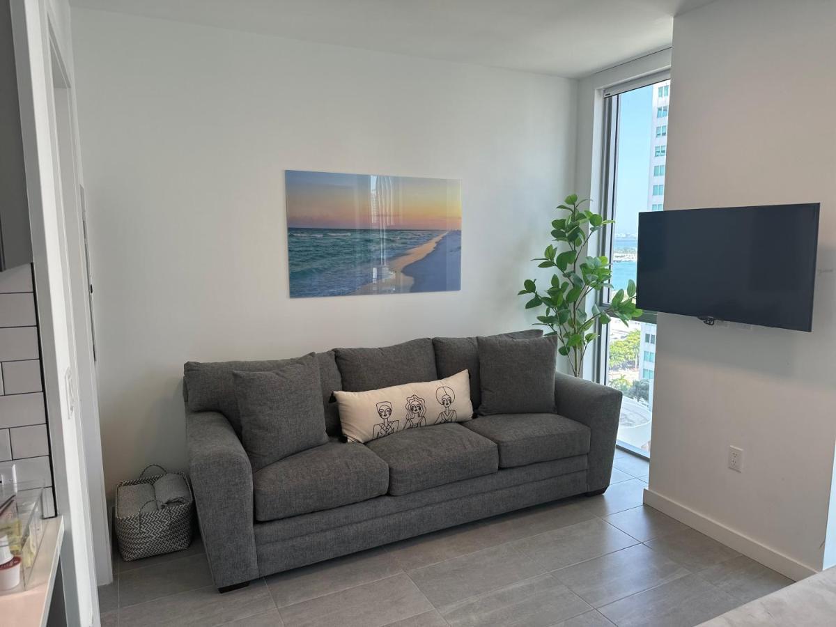 מיאמי Comfortable Studio With King Bed And Queen Sofa-Bed מראה חיצוני תמונה